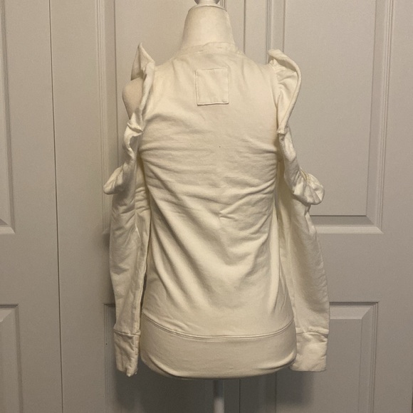 Bebe shoulder cut out sweater - Picture 2 of 4